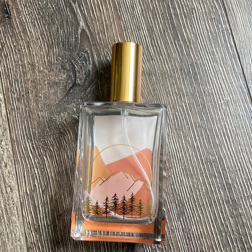Glass perfume bottle, brand new, never used.